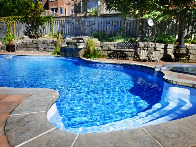 Can-paving-help-with-pool-area-drainage